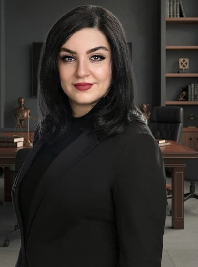 Parastoo Naderi, Licensed Paralegal, Notary Public and Commissioner of Oaths in Ontario